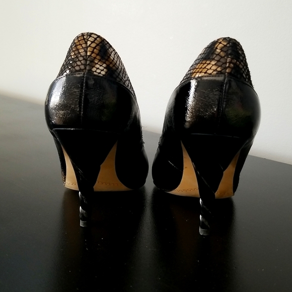 Black patent reptile print heels - Picture 3 of 6